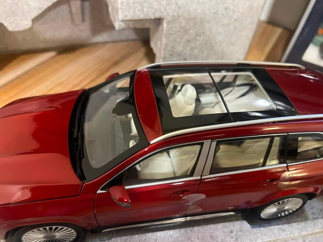 مرحبا اصدقائي
1/18 
Mercedes -maybach 600 4matic
Red metallic 
Norev 
السعر 260$


**إذا كنت صاحب هذا الإعلان وتريد حذفه لأي سبب، رجاءا أرسل رسالة إلى الدعم الفني**