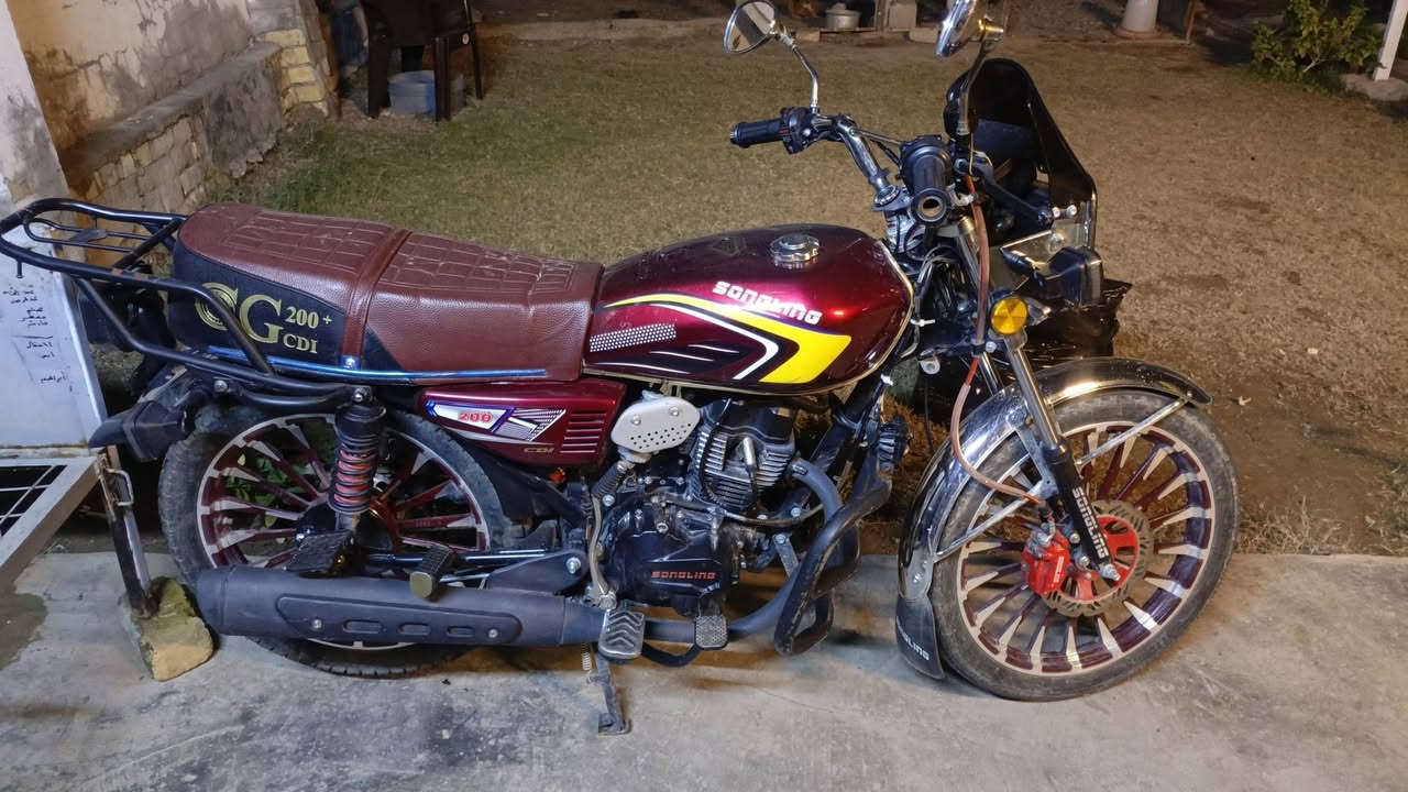 دراجه ايراني للبيع موديل ٢٠٢٥ماشيه ٢٧٠٠يعمي زيرو مابيهه اي نقص السعر ٩٠٠بيهه مجال حك الجيه ***********
***********بيهن واتساب نراسله
