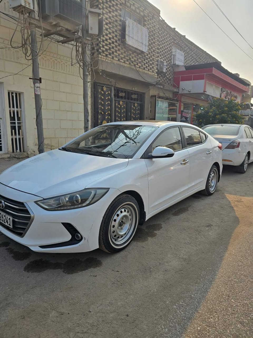 سلام عليكم
النترا 18 خليجيه 

محرك 2000 شرط مامفتوح 
فتحه 
مري شفط

ماشيه 90 

سياره جديده بمعنى الكلمه 

مكان نجف كوفه 

سعر 146 

***********
