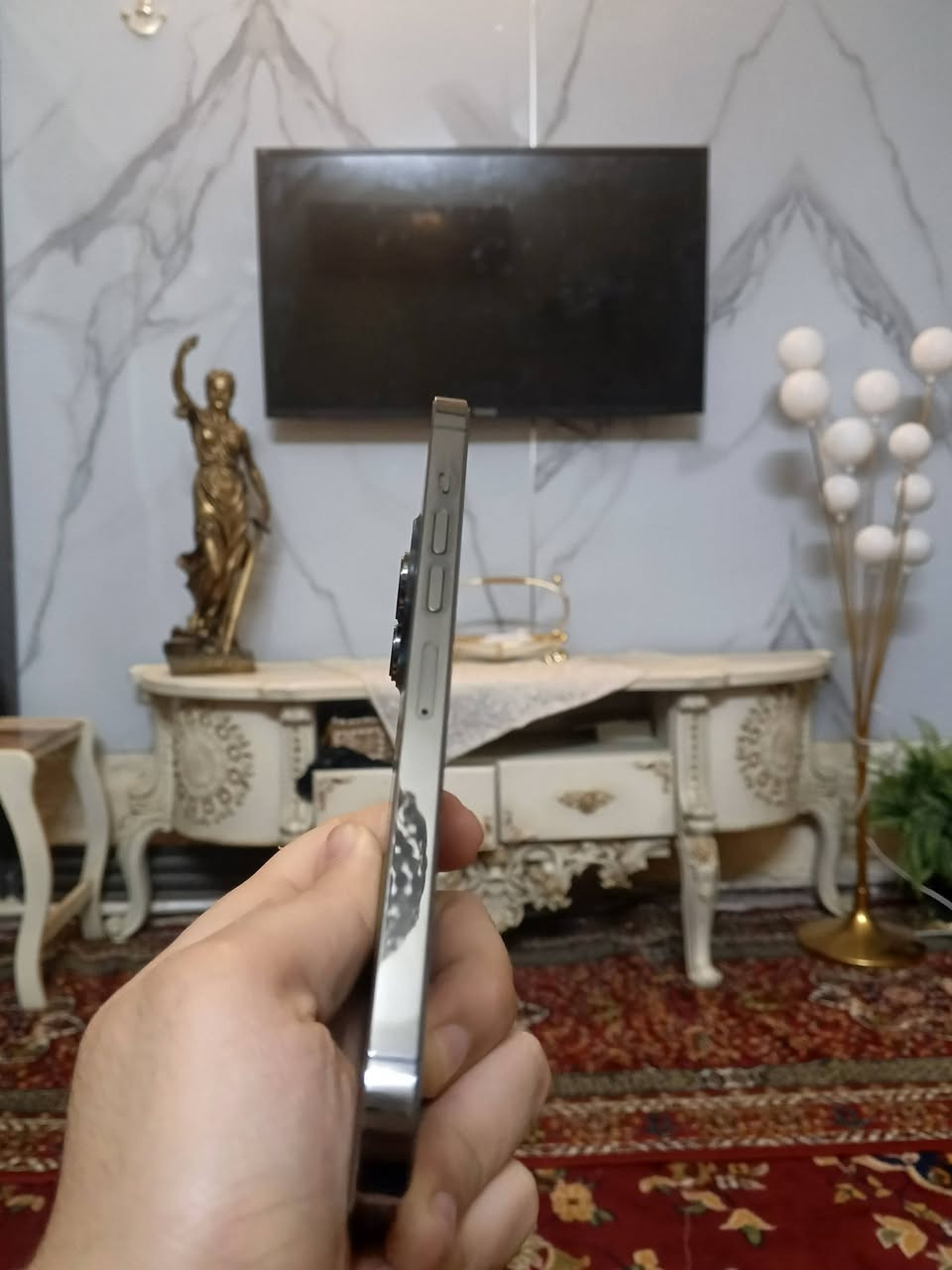 سلام عليكم 13 برو ماكس امريكي جهاز مكفول نضيف ممفتوح بطاريه 84 بلاد سعر 700 بي مجال مكاني بغداد الحريه ***********
