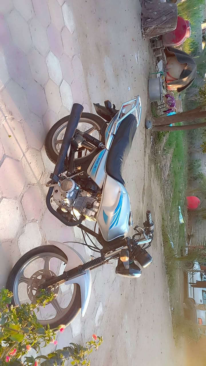 السلام عليكم دراجه دايوان موديل20 كلك مكفول من سرقه كهربائيات شغاله سلف هندر اشايريمنه يسره دبل اشاره دشبول عالي ناصي دراجه جاهزه ماتذب عليه الف لسعره  ٥٥٠ وبيه مجال لطيبين مكاني طويريج 
*********** بي واتساب
