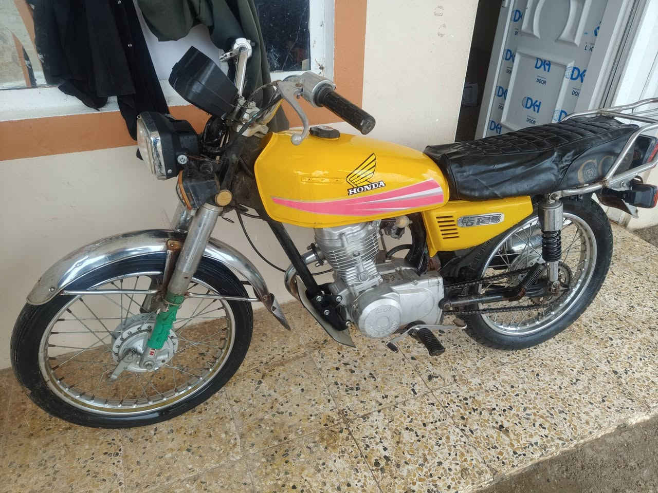 ماطور لل بيع نضيف جديد السعر 250  لل استفسار اتصل رقم 📱 ***********
