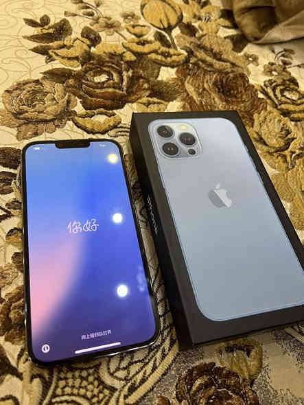 سلام عليكم 👋 للبيع ايفون 13 برو ماكس الذاكره 128 🔋بطاريه 83  لون سمائي جهاز كلش نضيف وتر بروڤ 🔥السعر 650 الف الرقم /***********
