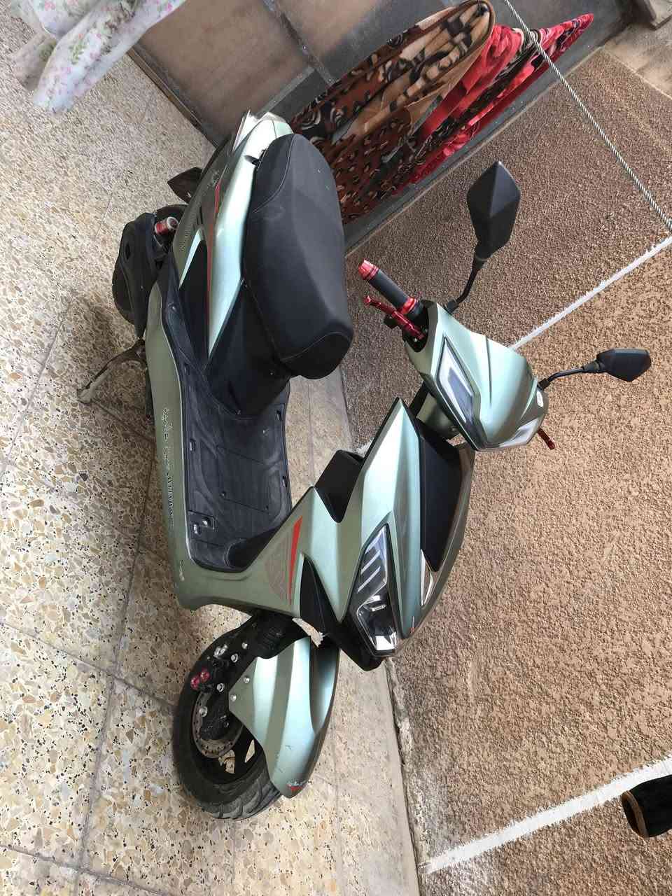 دراجة للبيع بسعر 450 وبيها مجال بسيط جدا ✅ مستعجل للبيع متواجد فقط واتساب
***********

مواصفات الدراجة
1-/ 6 بطاريات كفائتهن جيدة جدا عالفحصصص تم تبديل 3 قبل اسبوع ✅✅
2- /4 سرع اقصى سرعة 80
3- / الدراجه نضيفة كامله ما بيها اي نقص نهائيا فقط السويج مكسور والدراجة تشتغل على البصمه طبيعي
