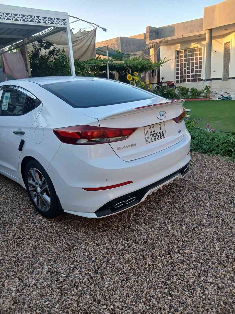 السلام عليكم النترا ٢٠١٨سوبر خليجي فول مواصفات ماعدا البصمه سيارة مال بيت مو مشتغله تكسي بيه كم رصعه او بارد شبر  بدون حادث  ماشيه ١٣٥ كم  رقم بغداد الماني بسمي  الاستفسار ***********  مكان السيارة الرمادي
