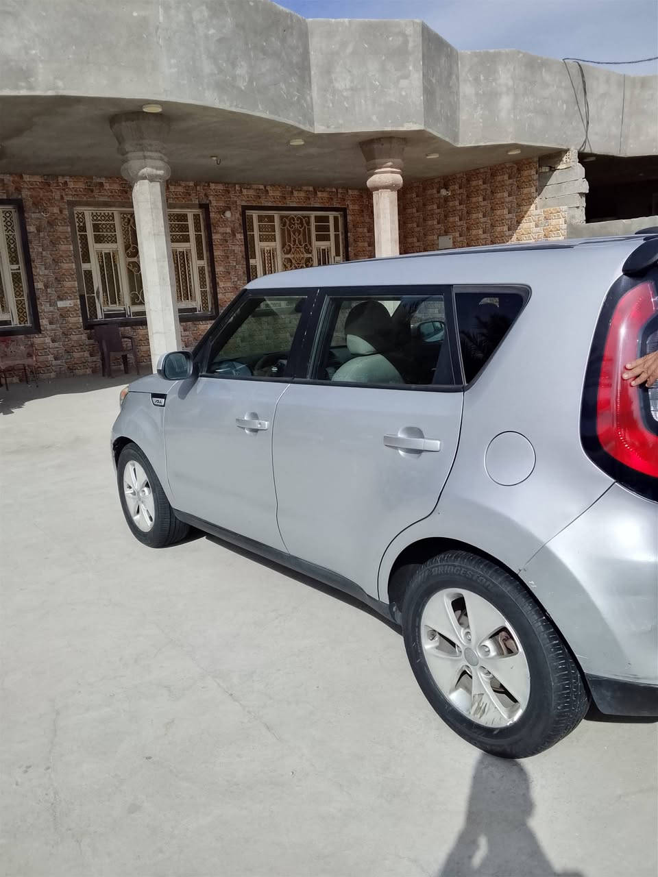 السلام عليكم 
كيا صول موديل 2015وراد أمريكي حادثها فقط البنيد بيه صبغ والباقي مكفول شرط  بدون دواخل شاصي لغد مكفول السيارة كلها ليبل واحد بدون تبديل ماشيه 93 حداديه جديده تايرات نظاف محرك 1600كير ومكينه كلش نظاف بدون تبخير وبدون تنقيص رقم بغداد تحويل مباشر المكان كربلاء السعر 105
***********
***********
