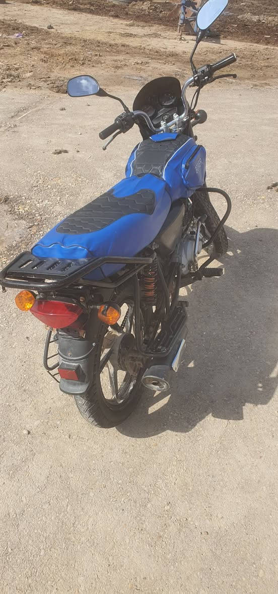 دراجه بوكسر 2021 اوراق اصولي مجفته
المكان العزير السعر 850 وبيها مجال ***********
