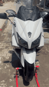 للبيع: Yamaha TMAX موديل 2014 :دراجة كلش نضيف بيه بس هذني ملاحظين صبغ كلج دهن مامفتوح صوت نام الكيلومترات:55 السعر:50$ التواصل:‭ 0781 830 1904‬
