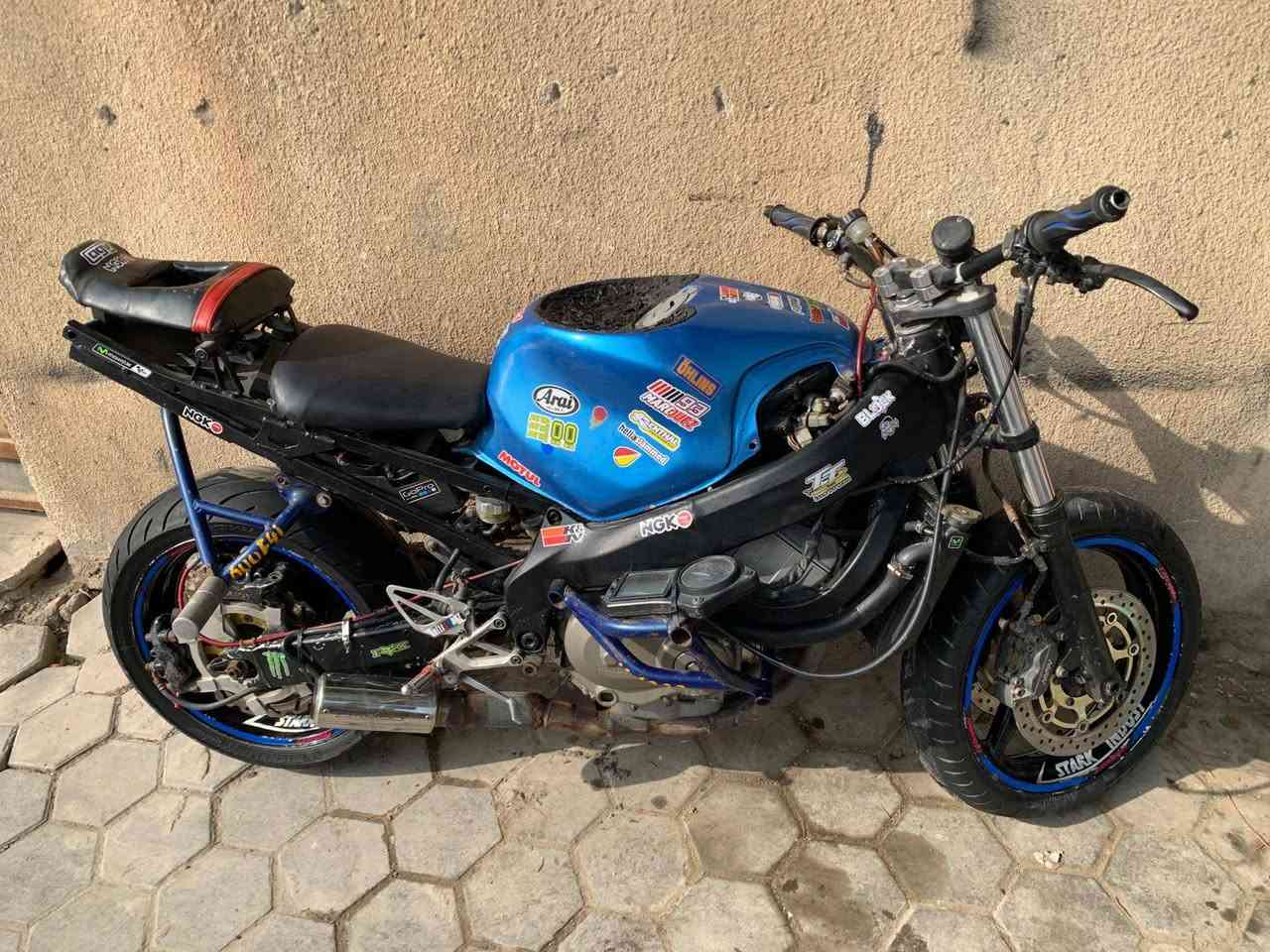 بطح افوراي f4i 600 للبيع
كفاله عامه 
دراجه مابيها نقص شغل وتونس 
دزويد كامل بكره 70 صالنصه SC 
عليها برمجه طلقات ونار 
مكاني بصره مامتواجد بلفيس اتصل علي وتدلل 
***********
