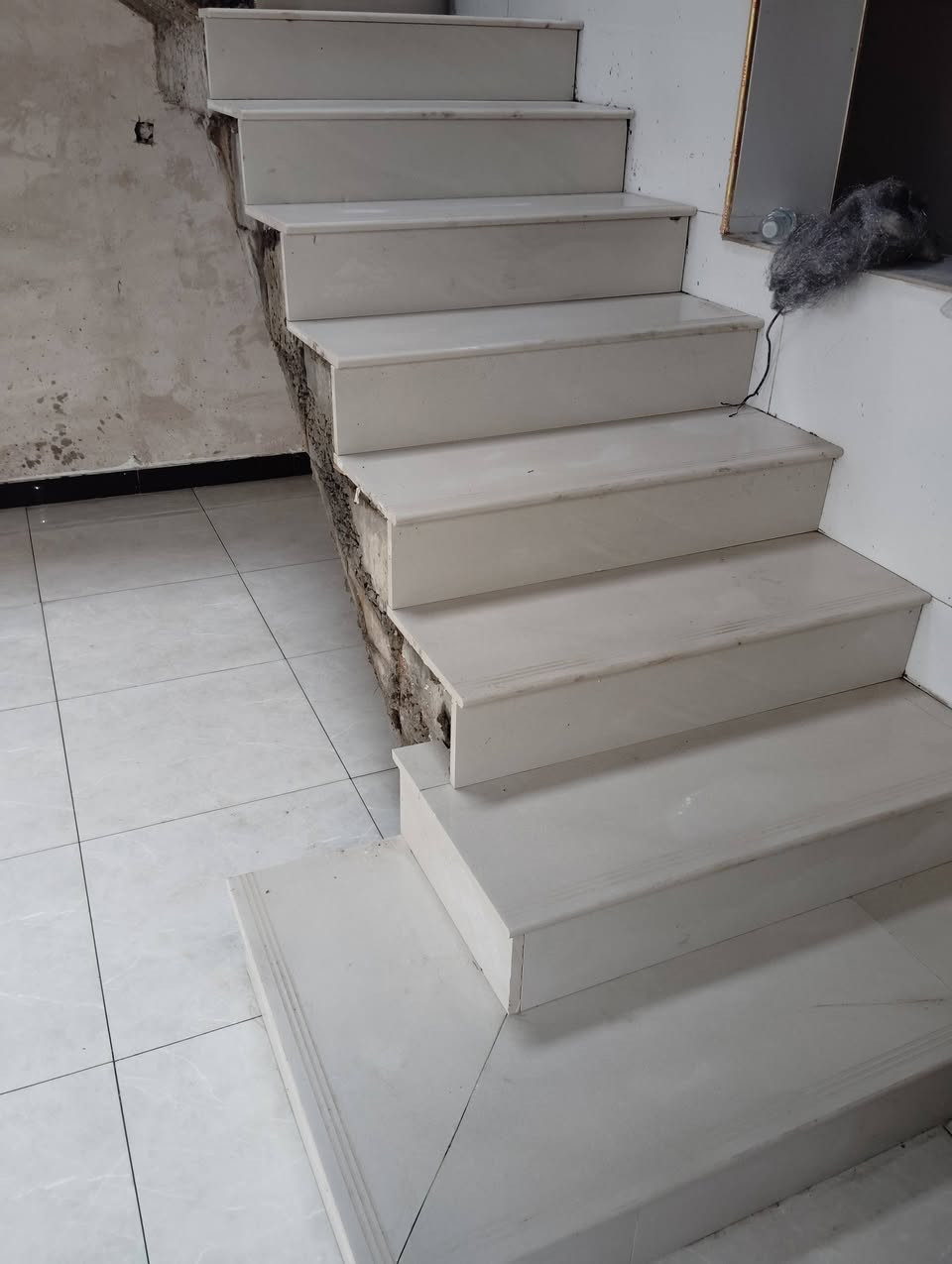 ابراهيم المصري خلفة سرميك درجه اولى مرمر كاشي بورسلين الواح درج وجهات شغل بليزر درجه  اولى التزام بلعمل واسعار مناسبه ***********
