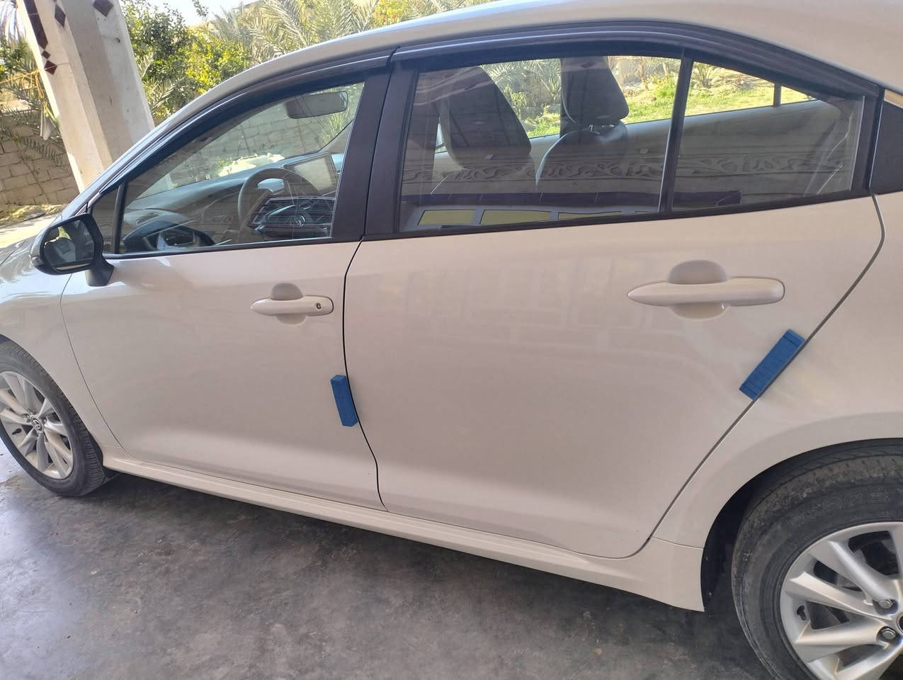 السلام عليكم
كورلا ياباني ساز للبيع 

موديل 23 

ماشيه 99الف 

فول مواصفات 

بيه بنيد مبدل بدون دواخل 

وبيه رصعه بالباب الخلفي 
السعر 160 وبيه مجال 
عنوان بغداد اليوسفية 

رقم الهاتف 

***********
