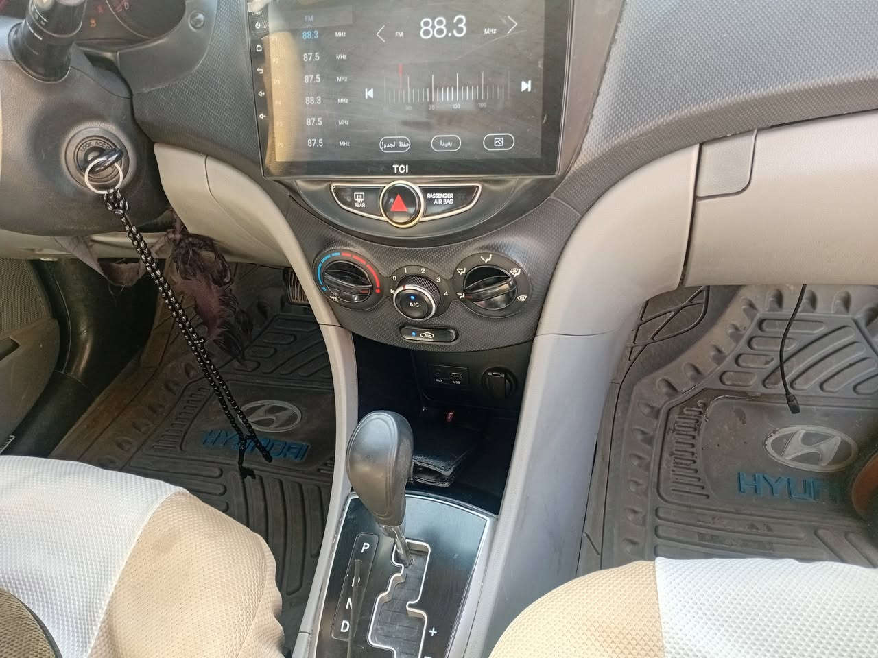 سلام عليكم سيارة اكسنت موديل 2014
سيارة نضافته كدام عينك السعر 75 وبيه مجال
العنوان الزعفرانية اربع شوارع 
للتواصل على هذا الرقم ***********
