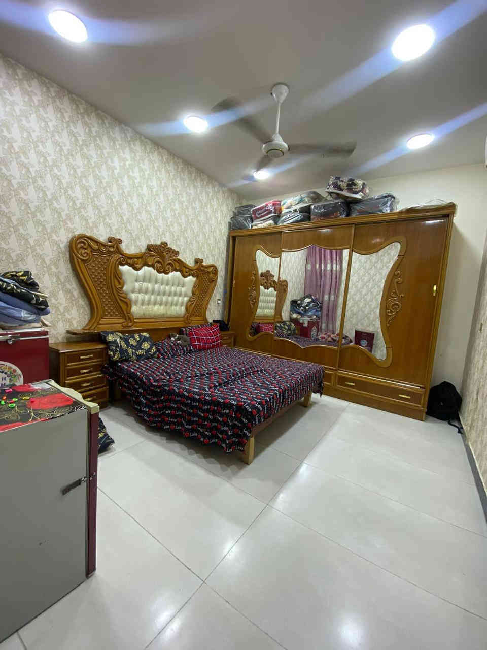 بيت للبيع حديث  مساحه 80 متر اربع غرف نوم +ثلاث حمامات الموقع شارع جامع الاقصى نفسه السعر 385مليون وبي مجال بسيط موقع مرتب للاستفسار :***********
