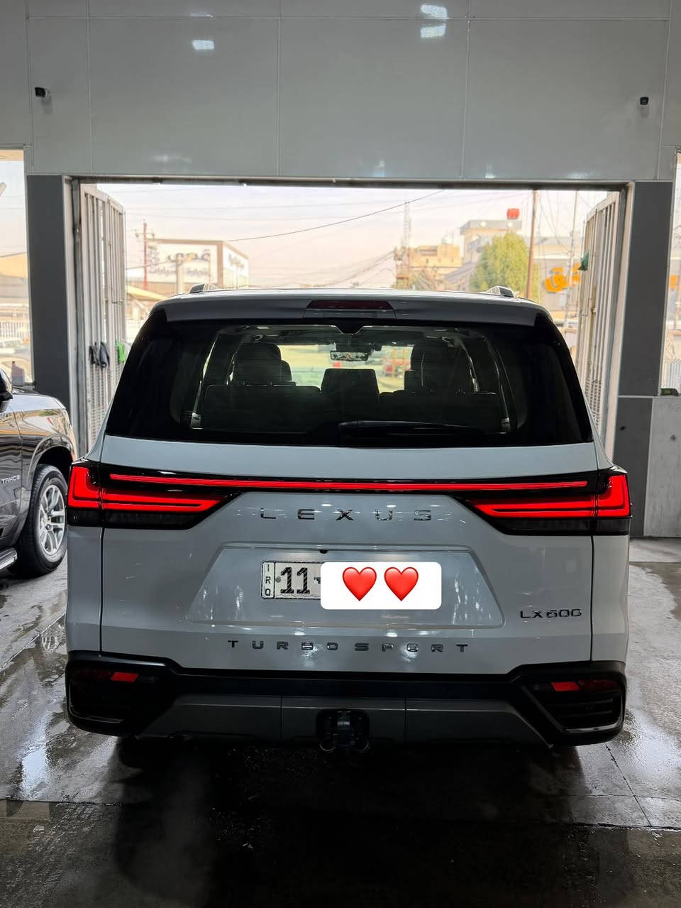 السلام عليكم 
لكزس 2024 بلاتنيوم 
رقم بغداد
فول مواصفات 
داتشوب
بوب شفط 
ويل كبير 
صندوق جلاق 
جكات 
مكفولة كفالة عامة من الصبغ والبارد
سعرها: 119الف دولار وبيها مجال بسيط
للاستفسار اكثر:***********
مكانها معارض النهضة شركة اللامي
