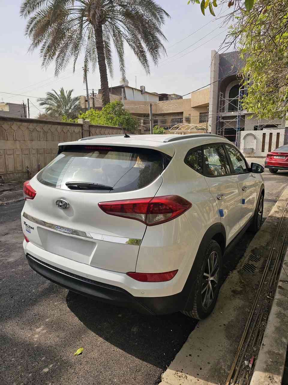 السلام عليكم
للبيع هونداي توسان موديل ٢٠١٧ لون ابيض رقم بغداد انكليزي مكفوله كفاله عامه عدّا رصعه بالصندوك ورصعتين باب السايق وعلى وضعهن باقيات لانه أصلا ممأثرات وممبينات الباقي كفاله عامه كير مكينه تخم تاير مسويلها صيانه عامه من الدعاميه للدعاميه 
صدر امامي خلفي فلاتر منظمومه بانزين كله جديد وكاله مشدود من شركة هونداي ماشيه ٨٢ الف مواصفات تحكم ستيرن كشنات جلد بعدهم بچياسة الشركة شاشه وكامره ويل كب لايت زنون منظومه اصليه والسويج الثاني ممستخدم على ايد وحده من الزيرو مكانها بغداد الكاظميه سعر ١٨٠ وبيها مجال بسيط للتواصل على رقم الهاتف ***********
