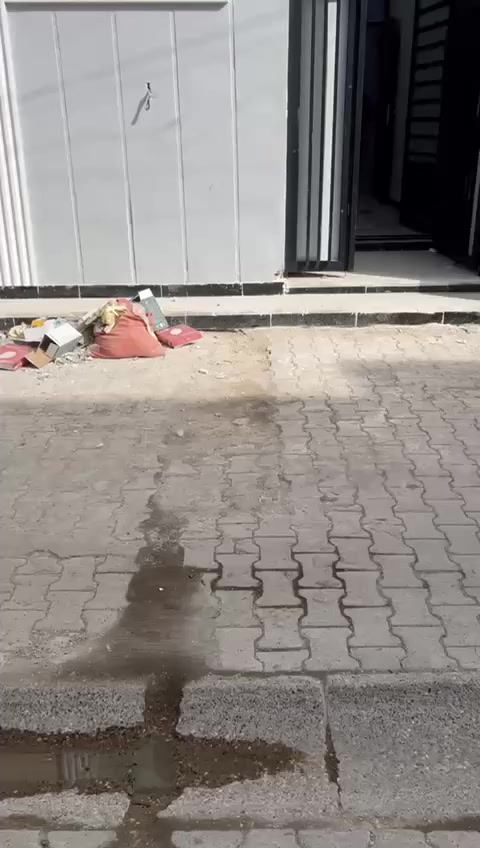 السلام عليكم 

📢  📢  📢

توفر في مكتبنا 

🏠 للبيع مشتمل مساحة (٥٥) متر بناء حديث طابق ونص

🗺 عنوان محلة ٤٢٦

💵 السعر ١٣٥ وبي مجال للشراي

📞 للتواصل رقم او واتساب لطفآ *********** 🌷
