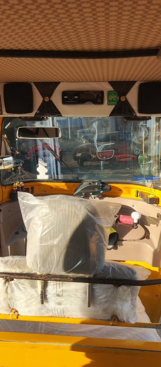 سلام عليكم تكتك 18 شهر 11رقم وسنويه نكليزي ب اسمي تحويل مباشر  سعرهه  5و800وبيهه مجال مكاني بغداد حي البتول قرب فلكه حي النصر ***********
