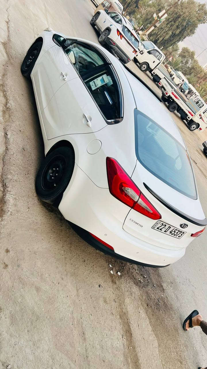 السلام عليكم سيراتو فول عده البصمه موديل 2016 كفاله عامه هسه وسنويه محرك 1600 تحويل مباشر السكن بغداد  السعر 130وبيه مجال بصيط  ***********
