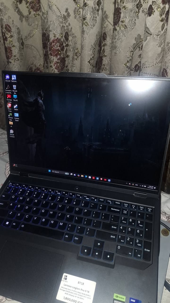 سلام عليكم
لابتوب لينفو ليجند برو 5 
مواصفاتها مثل ما بصورة 
كرت 4070 
ومعالج i7 13
رامات 16ddr5
وssd512 
ثنينهن قابلات للتطوير
شاشة 2k 165hz ips
بطاريتها بحالة الوكالة 

الابتوب جديده ما صارلها غير جم شهر يمي 
الابتوب بدون كارتون وياها شاحنتها الاصلية التجي وياها بكارتون 
السعر خاص او واتساب ***********
