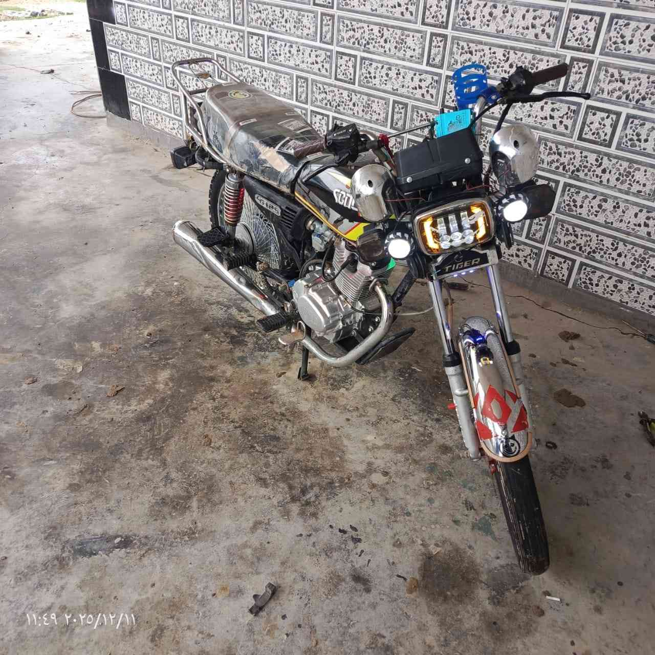 دراجه موديل 23 أوراق كامله الدراجة مامفتوح بيه برقي مكاني بابل اجبله السعر 600 وبيه مجال ***********
