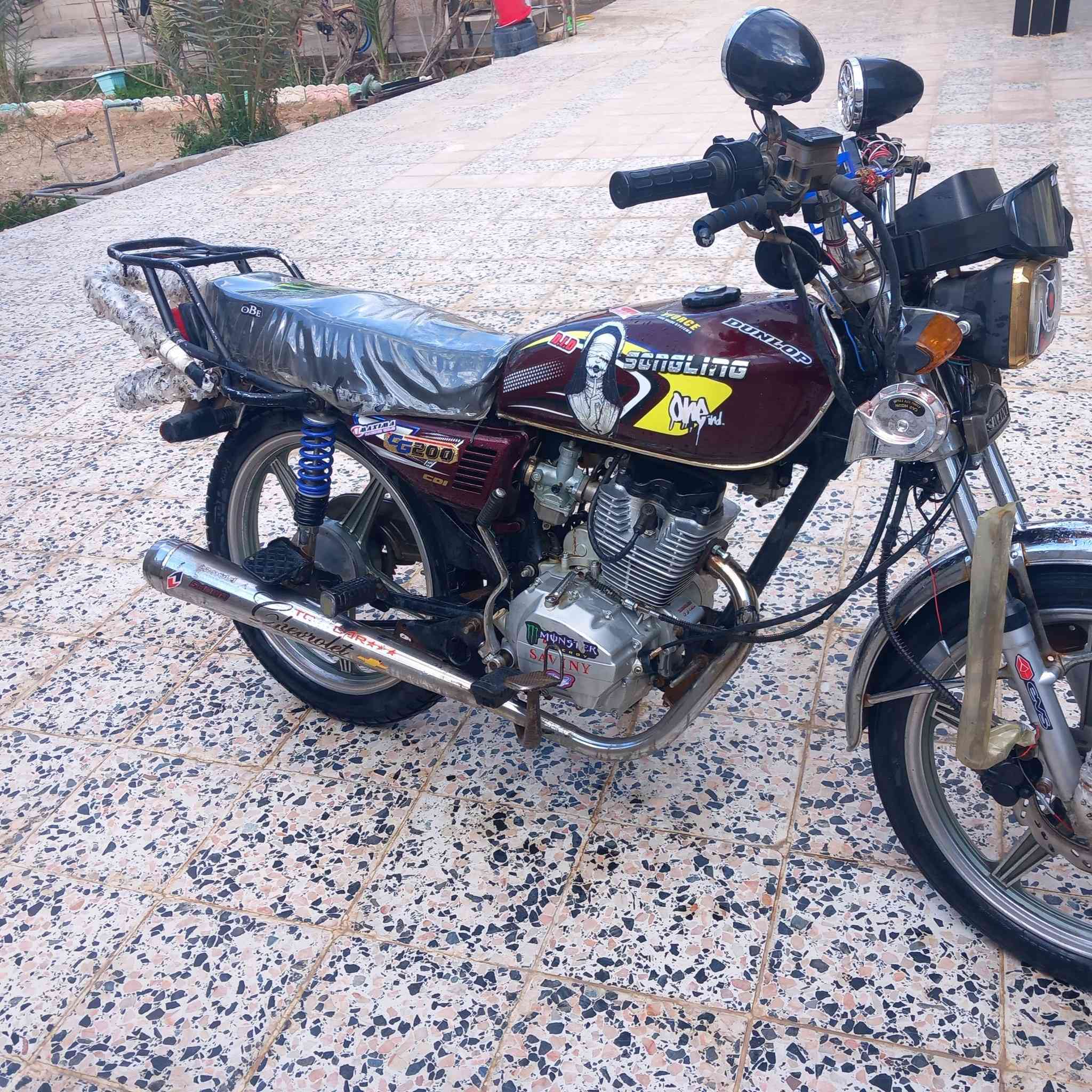 للبيع سيفان موديل 2020 
سلام عليكم دراجه سيفان للبيع موديل 2020  سعره 550 وبيه مجال دراجه نضيفه اي ضرر مابيه(الدراجه بيه بس اوراق الكمرك) والدراجه مبدل بيه بس كور  مكاني هيت بل معموره الشراي يتصل ع هاذ الرقم ***********
