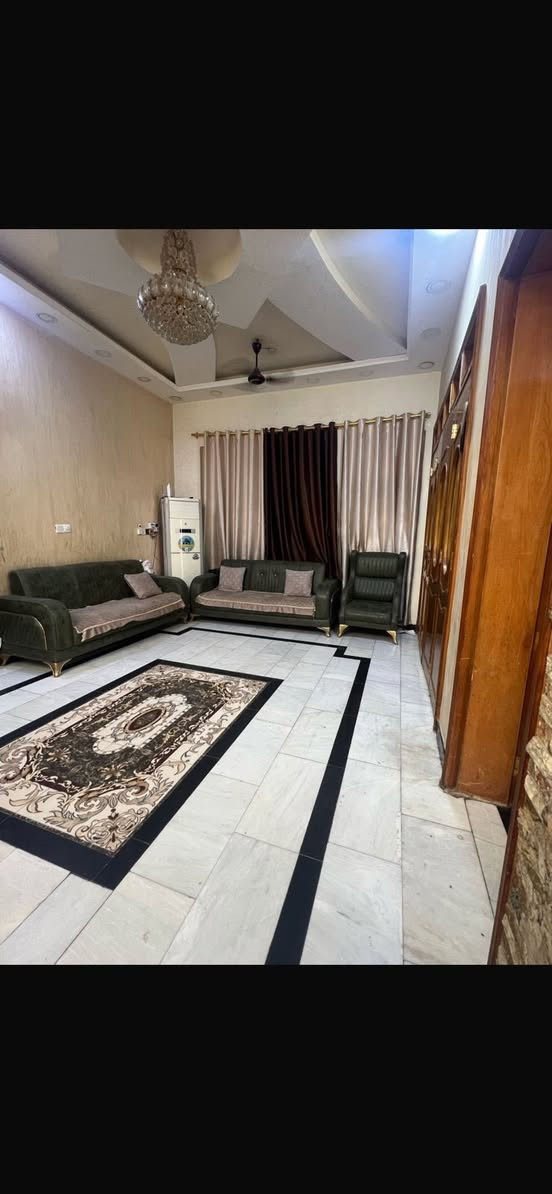 ⭕️دار للبيع في حي المخابرات خلف مطعم الملوك 

⭕️المساحة ٢٠٠م طابو صرف 

⭕️بناء ٢٠٢٠ 

⭕️الطابق الارضي يحتوي على صالة وهول ومطبخ وغرفتين نوم ومجمع صحيات 

⭕️الطابق الثاني يحتوي على ثلاث غرف نوم ومجمع صحيات 

⭕️لطلب السعر مراسله الصفحة او الاتصال على الارقام 

*نستقبل جميع عروضكم السكنية 🏠 والتجارية 🏡 بكافة مناطق الحلة 
……………………………..
للمزيد من المعلومات⬇️

*مراجعة مكتب بابل الكائن في شارع ٦٠ مقابيل حلويات ريف دمشق اوكراج ناجي كماش سابقاً او الاتصال ☎️ 

***********ابو احمدالاسدي  
***********احمد الاسدي
***********امير الاسدي
