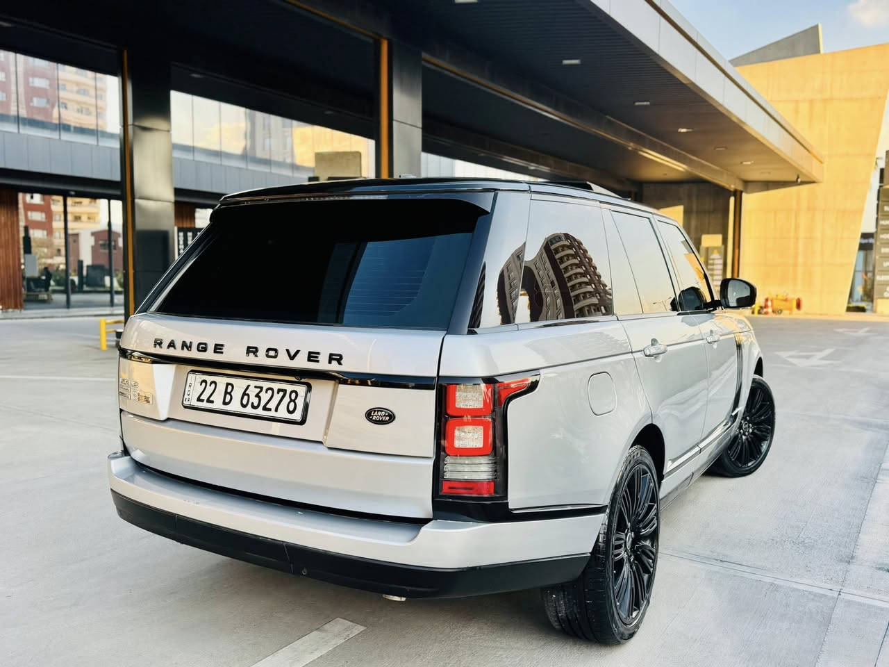 ﷽
‏                                 RANGE ROVER VOGUE 2013 
▫️رانج رؤڤه ر مؤديل 2013 ڤؤگ ئوتو بايوگرافي
🔹مواصفات خليجي وكالة شريكة سردار✅
🔹 فول مواصفات مواصفات بلاك زمان دولي

◻️محريك V8 5.0L تمانية سلندر سوپر جارج مرغوب
🔹گير و محريك بشرط فحص
بدون صوت و بدون صرف بدون خلل
🔹ماشية  109 الف حقيقي

◻️ سيارة مكفولة كفالة عامة بدون صبوغ  
🔹سيارة جديد حيل حيلوة نضيفه 📦

◻️مواصفات فول اوتو بايوگرافي معروفة
🔹{ بصمة - پانوراما - داخل كريمي - رادار -  دوسات كهربا - خمس كاميرا - ثلاجة -  صندوق شفت - باب صحب - كشنات DVD - كشنات تتفيئة و تبريد - كشن مصاج - كشن و ستيرن خزن - ستيرن تتفيئة - بغاغ لايت - مراي شفت - تبريد مركزي - بعد }

◽️اربع تاير ويل جديد ويل بلاك
🔹دبل و جوبليسات كل بشرط
🔹سيارة شرط بدون اى نواقص گير و محرك و حدادي و كاهرباى كلة بشرط
🔹سنوي و رقم و هزة جديد سنوي بأسمي
🔹 نفسي يوم / تحويل و كاله حاظر
🔹 مكان_🌆 سليماني

◽️سعر_ 248 $🔐🔥🔥
◽️موبايل_ ***********
____________________________________
