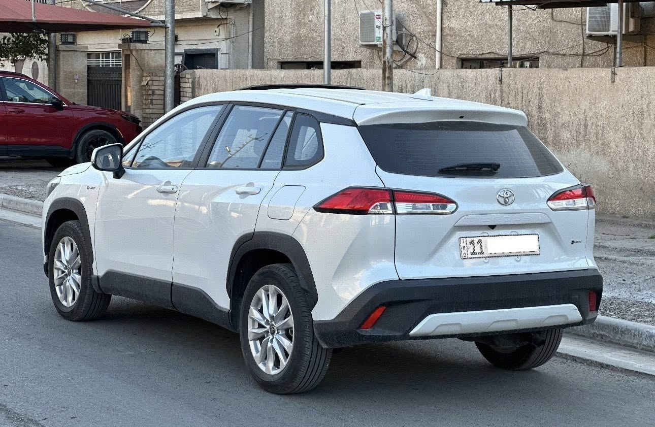 تويوتا كورلا كروز خليجي هايبرد موديل 2024 بحاله الزيرو
جديده جدا بدون ضرر رقم بغداد بأسمي تحويل مباشر
عداد المسافه 9 كم المواصفات فتحه سقف رادار امامي
تبريد شاشه قطعتين نضام تحديد مسار شاشه ابل كار بلي
نضام ترحيب عن قرب ذاتي قياده الاليه تحكم مقود اربع جهات
واكرر السياره جديده جدا وبوضع الزيرو تعتبر المكان المنصور 
للاتصال ***********
