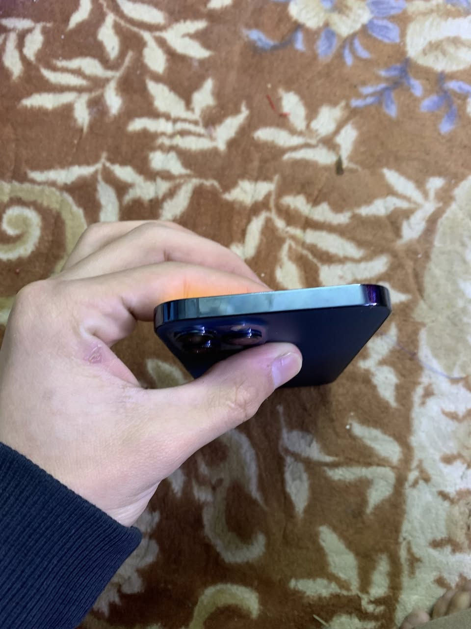 ايفون 12برو ماكس نظيف جدا سعره 550 وبي مجال مكان بغداد الأعظمي
***********
