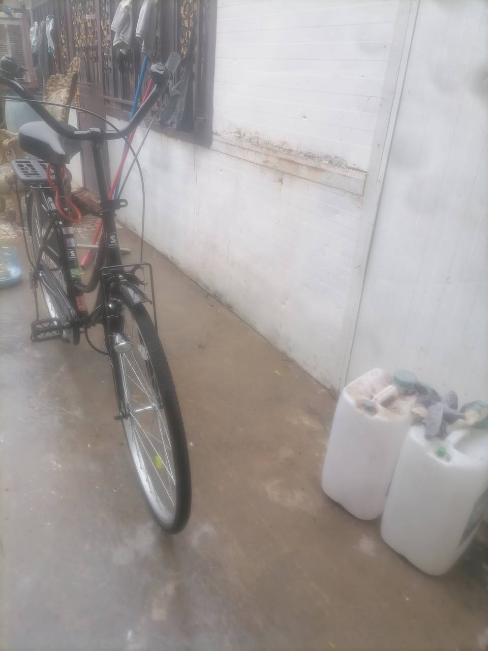 سلام عليكم  شباب بشكل للبيع السعر ١٣٥ الاستفسار  ***********
