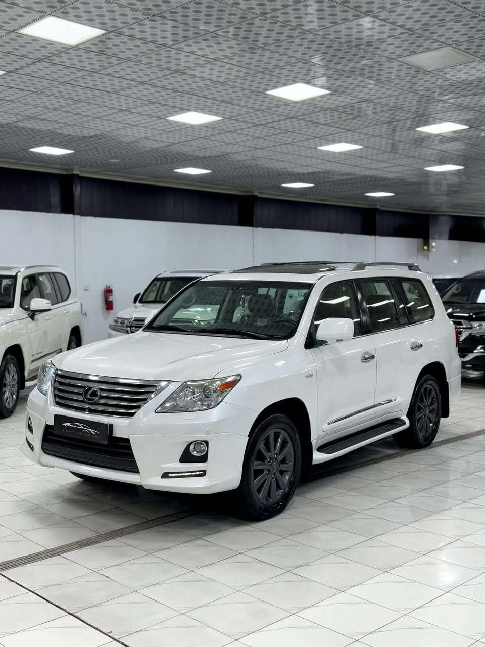 سلام عليكم أخوان شكر ا المتابعينه. الكرام.  بكل ماهو جديد ومميز. قبل كلشي. اني بلخدمه الجميع أستفسارتكم. بخصوص السيارات اليابانيه ولامريكيه.  🌹.  الله يحفظكم.  كل لأعضاء المحترمون على راسي 🌹

1-بكل ماهو جديد ومميز للبيع.  Lx5.7  لكزز.   🌹

2-الموديل.  تاريخ أنتاج تصنيع المركبه 2011 شهر 11🌹

3-الكفاله.  مكفوله. من الصبغ واالتبديل ورصعه. 🌹

4-الموصفات والفئه فول موصفات. بريم أصلي 🌹

6-المروس حسب القناعة🌹

7-القناعه.  فقط لاندكروز تاهو يوكن كدلاك لكزس. 🌹

8-الهاتف. ***********
*********** 

9-العنوان بغداد نهايه الراشديه مطعم ضفاف دجله السياحي 🌹

الموصفات 
🌹
تشغيل بعد🌹

5 بصمات🌹

السياره يوجد فيها بصمتين والكارت.  اصلي 🌹

المحرك 8 5.7🌹

السياره فول موصفات. سبورت s🌹

جنطه كهرباء🌹

جنطه شفط🌹

داخل قرميدي 🌹

الكشنات جدد خاليه من الخدوش والصيانه 🌹

مري شفط 🌹

4 كامرات 🌹

جميع الكشنات كهرباء 🌹

يوجد في السياره شاشه وسطيه 🌹

السياره جكات تصعد وتنزل🌹

ستيرن وكشن ذاكره خزن 🌹

فتحه سلايت 
🌹
مانع انزلاق 🌹

تحكم جهتين 🌹

فور ويل 🌹

وباقي الموصفات المعروفه لكزز 

ألون أبيض صدفي .   كلش حلو والسياره مال جناي بلعافيه علتكون من نصيبا 🌹🌹🌹🌹🌹🌹🌹🌹🌹🌹🌹 بغداد, العراق
