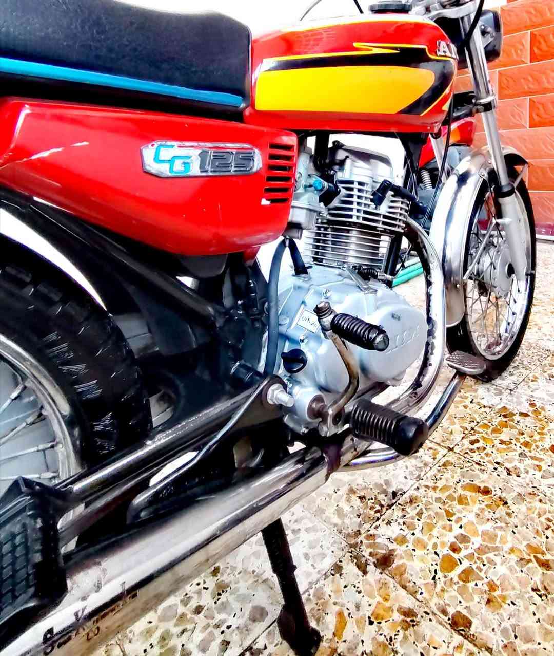 سلام عليكم دراجه ايرانيه نامه الأصلي,بدون أوراق محرك جديد دراجه جديده ما متعوبه العنوان ميسان حي المعلمين الجديد ***********
