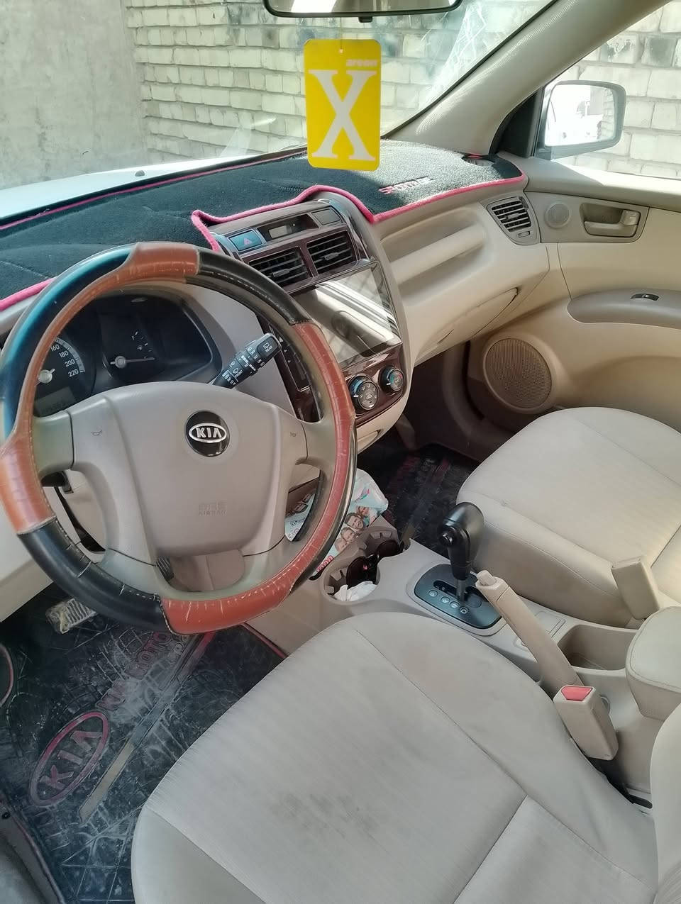 كيا سبورتج 2009 خليجي ماشية 155مكفولة من الصبغ مكان بغداد بلديات سعر 130وبيها مجال***********
