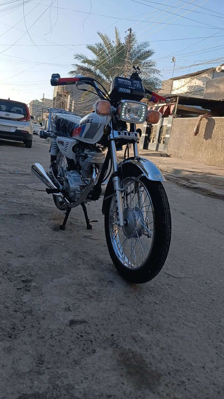 السلام عليكم دراجه ايرانيه نامه 4 قير ثلاث اوراق ماشيه 2200 الدراجه خيره من الله مكاني بغداد البياع شرطه الخامسه للتواصل عبر الواتساب او رصيد***********
