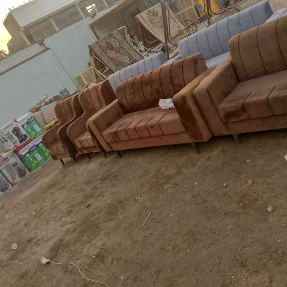 ع بركة الله وصلتنه جزه من البضاعه التخم والديون المعرض حجي باسم الشمري  العنوان بزل حلاته قرب محطة الراضي الاستفسار الاتصال ع الرقم التالي ***********
