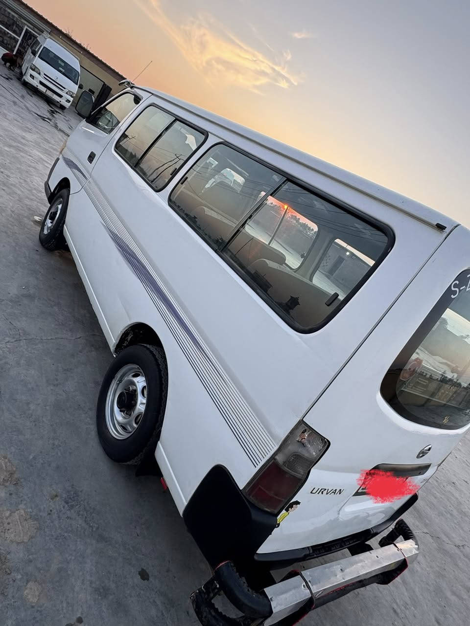 نيسان يورفان 2010 للبيع كير محرك خير من الله لا تبخير ولا تنقيص بيها الجنطه مصبوغة فقط دوشمة جديده للاستفسار اكثر  اتصل *********** المكان 
بغداد ابرهيم بن علي
