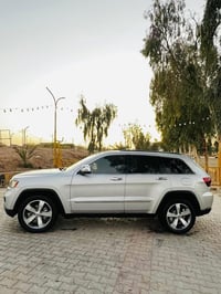 للبيع او مراوس اودي q7 جيب  لاريدو 2011 كليين كفاله من الدعاميه للدعام...