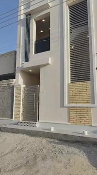 دار للبيع في منطقه الشرطة الخامسة  ١٠٠ م طابقين يحتوي على  ( ٤ نوم  _ ...