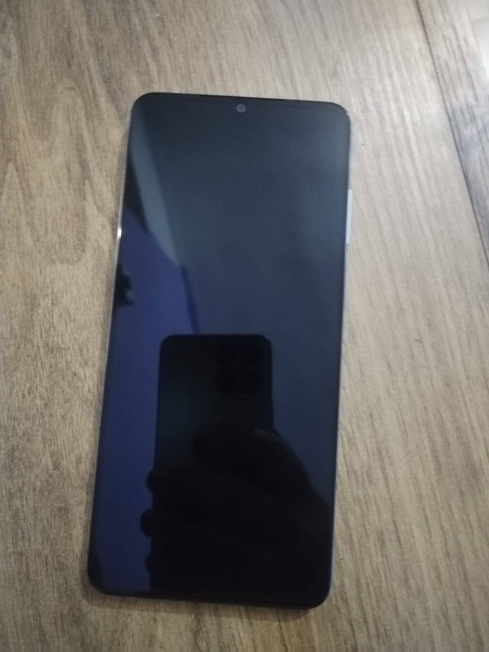 هونر x5c ذاكرة 64 مستخدم اسبوعين نظافة 100٪ ملحقاته موجودة كارتونه وشاحنه ب 110 وبي مجال قليل مكاني بغداد حي الاعلام ماعندي توصيل واتساب *********** سبب البيع محتاج فلوس ودابيع
