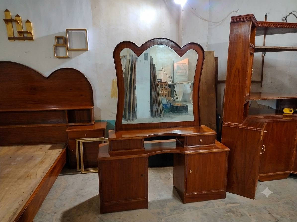 بسم الله وعلى بركة الله...  (#متاح_للبيع)
كنتور ابو البابين #للبيع.... ميز مرايه #للبيع
جربايه ام نفرين #للبيع... زاويتين مال  ملابس #للبيع
ومتاح ميز يرهم المرايه ويرهم للبلازمه #للبيع
غراض حلوه ونضيفه وحطاطه واسعارها مناسبه جداا
#الاستفسار_خاص_أو_على_رقم_***********
موقعنا. مدينة حديثة. مقابيل كراج القديم او سوق الجمعه
