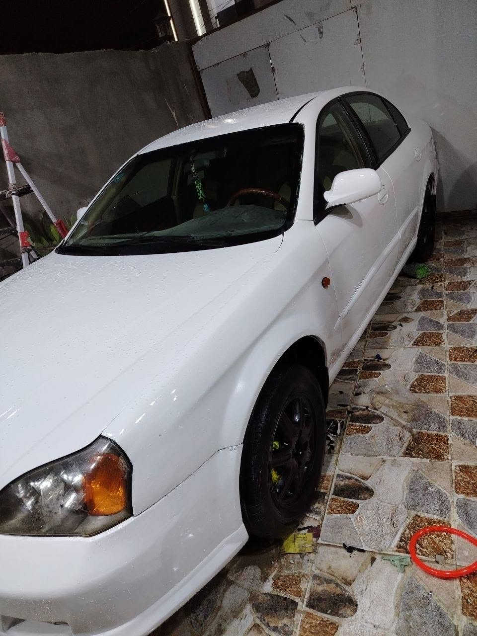 السلام عليكم
دايو ماكنوس للبيع 
موديل 2000 محرك 2000 مفتوح 
كير ومحرك خير من الله حداديه نضيفه
كير اوتوماتيك سياره خير من الله السعر ٣٩ وبيها مجال 
***********
