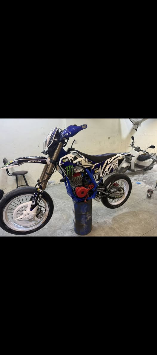 سلام عليكم
للبيع قفاز CRX الأصلي حجم 42
حجم المحرك 350 cc 
4 ولف شلعه ومعدل فول 
عقل رياضي فصله السرعه الحقيقية 170
***********
