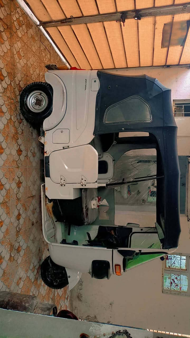 سلام عليكم تكتك البيع موديل 22 شهر 2رقم  سنويه بسمي تحويل ثاني يوم  التكتك نضيفه كلش مامتعوبه مخليها البيت الله شاهد ما متواجد على الفيس مكاني بلحمزه الغريي
*********** مكفواله كفاله عامه تجي وتشوف بعينك
