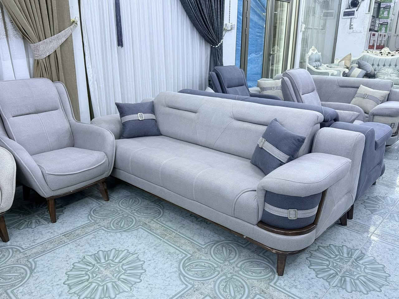 تخم مودرن تركي 
10 مقاعد 
نظام سرير 

🏠 العنوان 🏠
هيت- شارع الچري مقابل فرع باب الحاره

للحجز والاستفسار مراسلة الصفحة او الاتصال على الرقم. ☎️📞
***********
