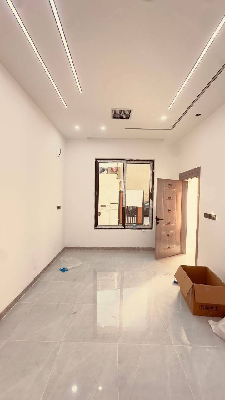 🔰دار للبيع طابو صرف بناء2026 الموقع كركوك منطقة الممدودة قرب جامع الصادق الأمين 

المساحه 100متر الواجهه 5متر يحتوي على  3غرف نوم  وهول2 ومطبخ حاروبارد واستقبال وصحيات 3 وكراج سياره درج داخلي داخلي 

السعر 110مليون وبي مجال للتواصل
للإستفسار اكثر الاتصال 
 ***********☎️
او مراجعة مكتب القاسمي للعقار فرع٣ عنوان المكتب حي الأسرى مقابل صيدلية الجواهر
