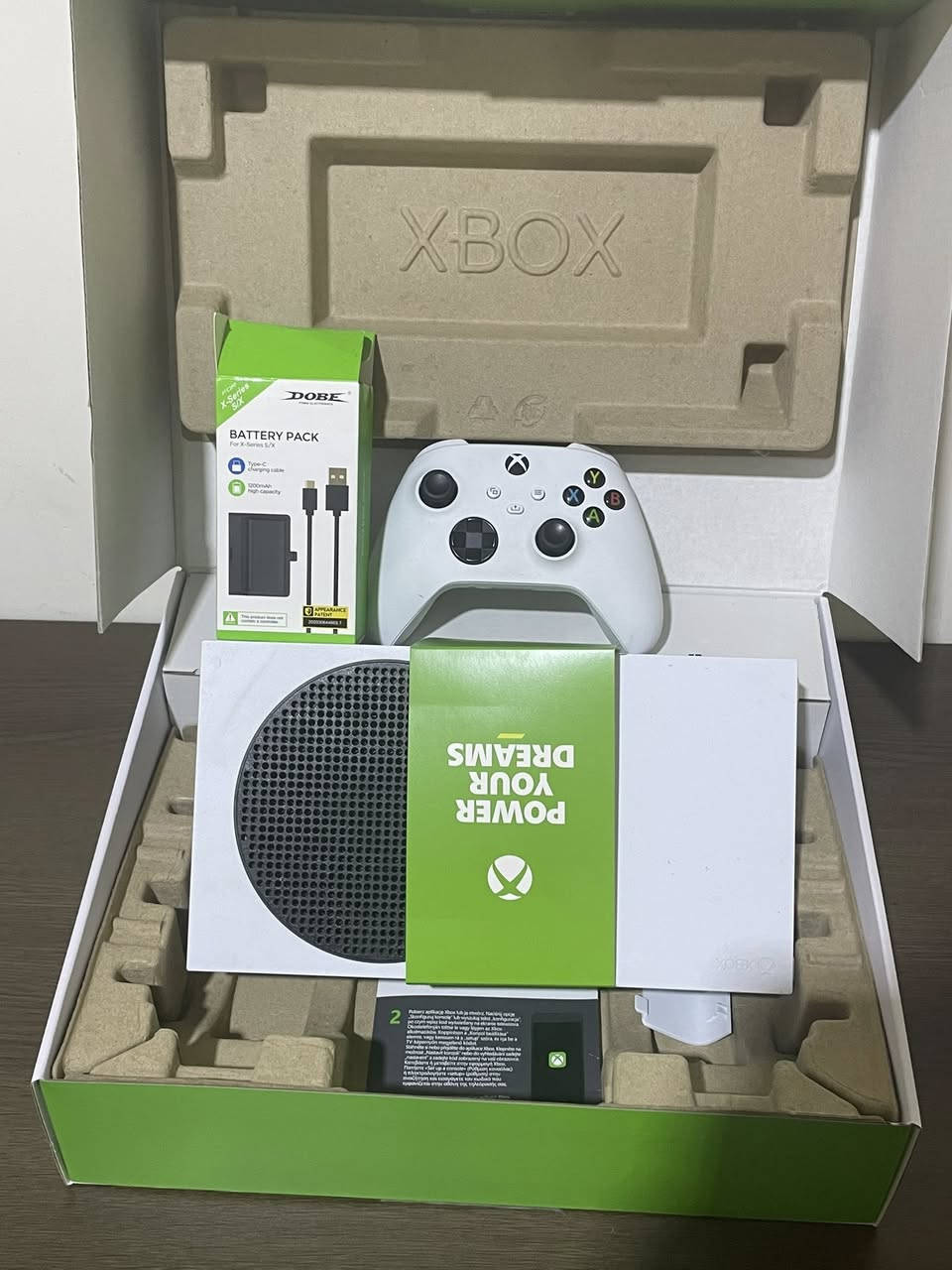 السلام عليكم  
للبيع اكسبوكس سيريس اس جديد جديد ممفتوح كلش نضيف استخدام قليل جدا الجهاز قليل العب بي لان ممتفرغ كامل ملحقات ويه الباكيت كامل السعر 350 الف للستفسار مراسله الصفحه وشكراً


**إذا كنت صاحب هذا الإعلان وتريد حذفه لأي سبب، رجاءا أرسل رسالة إلى الدعم الفني**