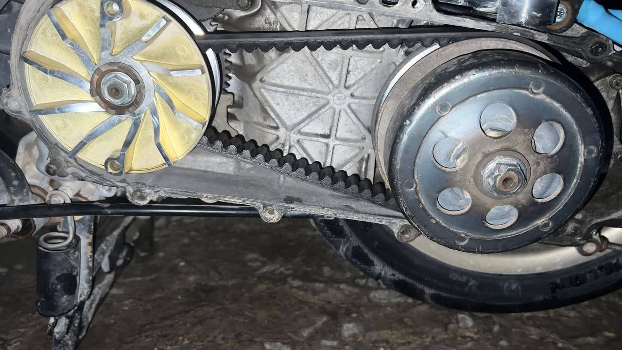 دراجه سكنس فحل2012 للبيع او مراوس دراجه نضيفه مكينه ما مفتوحه شلعه ومعدل دراجه نوزل نكره سلف 
سعر عل واتساب ***********
——————————————————
1كلج امامي رياضي RGS 
2بنز كلج خلفي وسبرنكه رياضي 
3قبغ فلاوين RGS
4قبغ شاصي
5يدات بريك WF
6يدات سكليتر 7الوان
7صالنصه توبر  رياضي 
8قاعدت رقم خلفي رياضي 
9قطرت دهن رياضي 
10قبغ بانزين
11كلوب سكن ابو الريمونت + زنون 
12براغي كاعيه رياضي 
13جاملغ امامي كاربون فايبر 
14تعلاكه 
15ستاند رياضي 7 الوان
