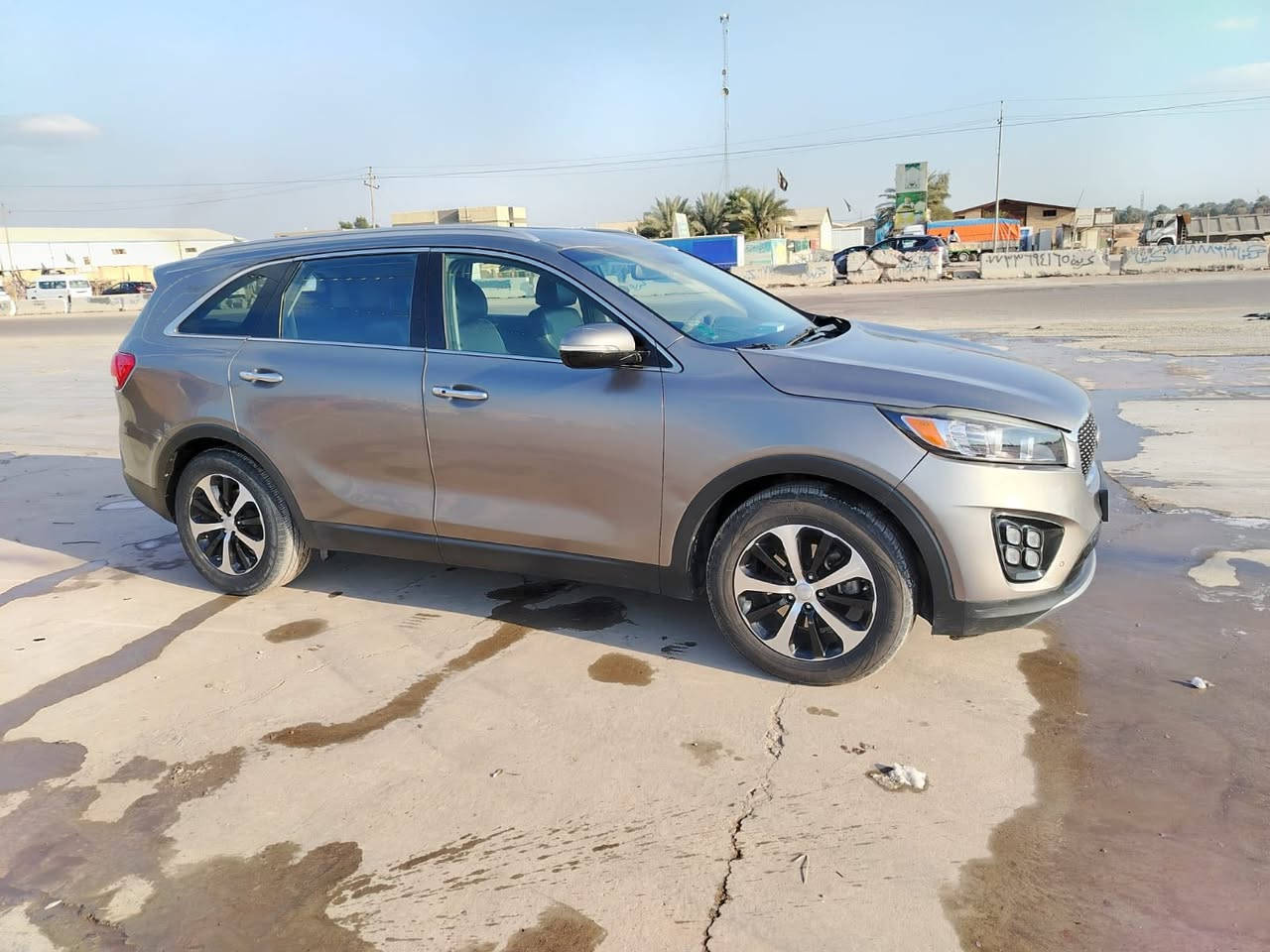 السلام عليكم
للبيع فقط بدون مراوس 

سورنتو 2018امريكي حادثها بدون دواخل والسونار مرفق مع الصور 

فول مواصفات/EX ماعدا البنوراما 

1/بصمة تشغيل 
2/شاشه نفكيشن 
3/جنطه كهرباء 
4/كامره 
5/حساس امامي خلفي 
6/كشنات جلد 
7/كشنات كهرباء 
8/سبعه راكب 
9/ثلاث قطع تبريد 
10/مري شفط 
11/سته سلندر 
12/تدفئه وتبريد بالكشنات 
13/وضعيات قياده متعدده 

وبعد مواصفات الEXالمعروفه 

ماشيه 65الف 

السياره رقم بغداد تحويل مباشر ورقمها انكليزي الجديد (مشروع وطني)

السياره جاهزه من كلشي 

السعر/195$وبيه مجال للشراي 

مكاني بابل المسيب 

لأستفسار/*********** الشراي يتصل وبيه خير ويدلل
