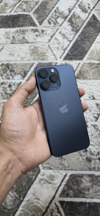 ايفون 15 برو ماكس  نيلي  بطاريه 89  مامبدل بيه اي قطعه  ملحقاته موجوده...