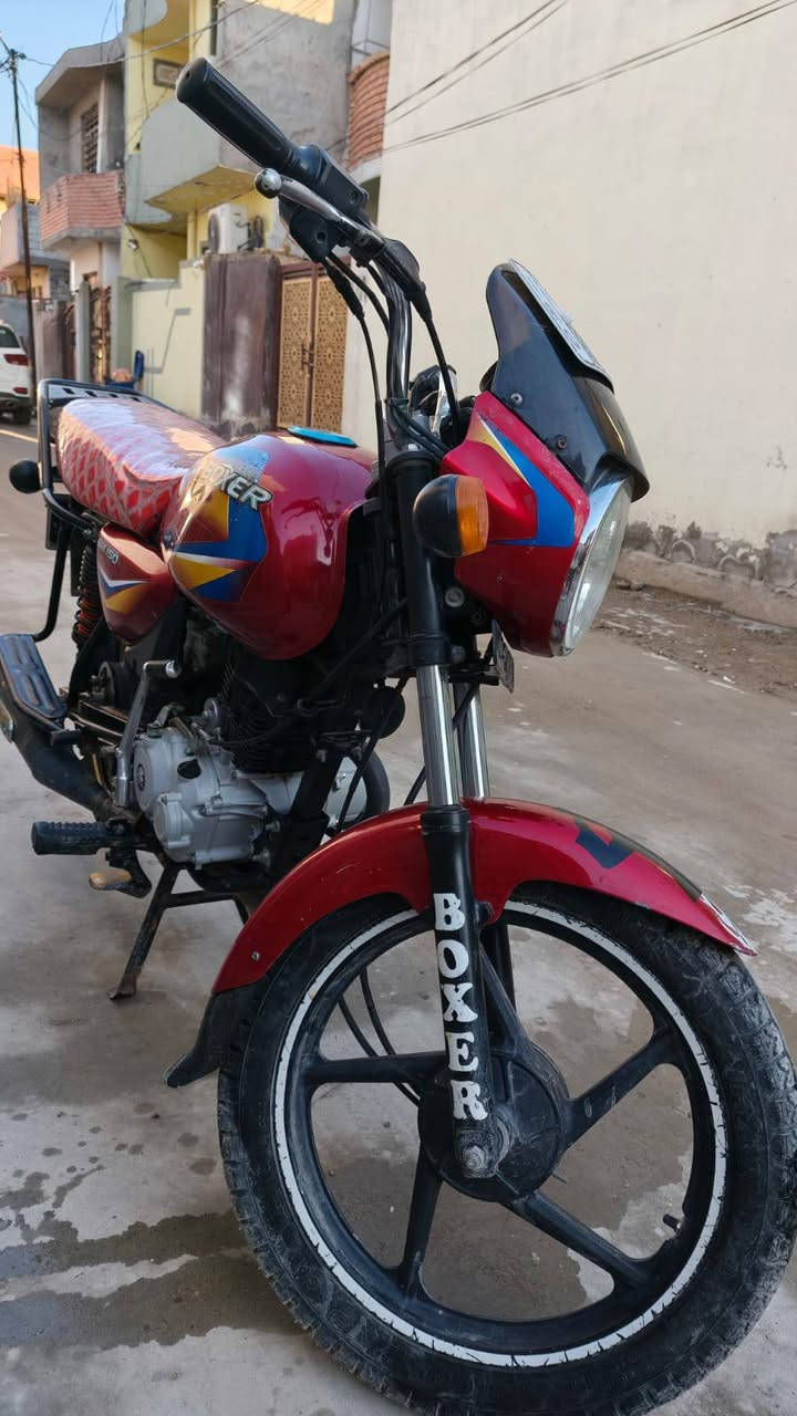 سلام عليكم دراجة بوكسر مودل ٢٠نضيفة مكينة ممفتوحه لوحة إنكليزي، مكان ديالى بعقوبة ***********
